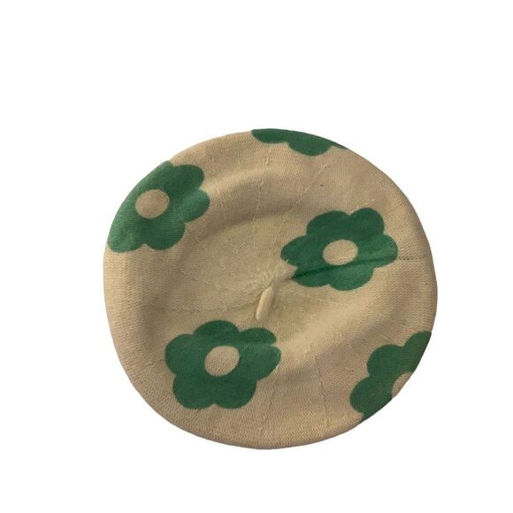 UO Classic Women’s Wool Knit Beret Hat Ivory Floral Print - Picture 1 of 5